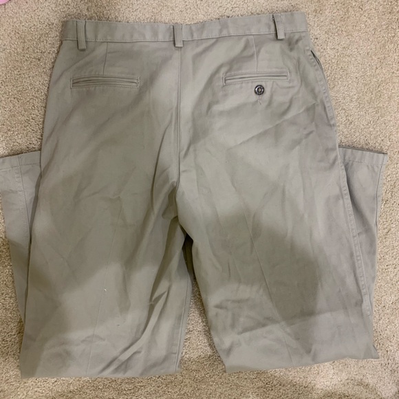 Relaxed straight leg pleated chino pants - Picture 4 of 5